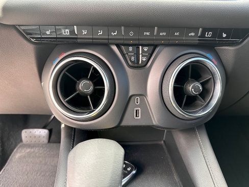 Used 2022 Chevrolet Blazer LT AWD/4WD image 19