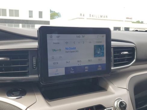 Used 2023 Ford Explorer XLT w/ Equipment Group 202A image 28