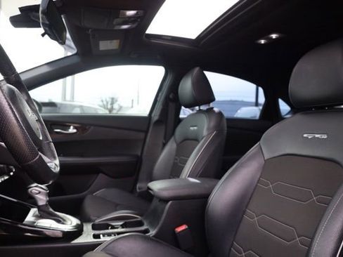 Used 2022 Kia Forte GT-Line w/ GT-Line Premium Package image 17