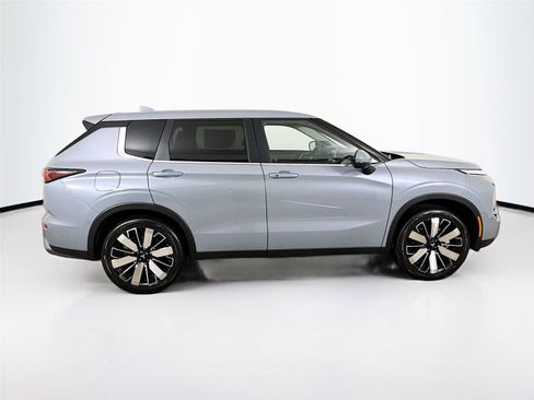 New 2026 Mitsubishi Outlander SE FWD image 11