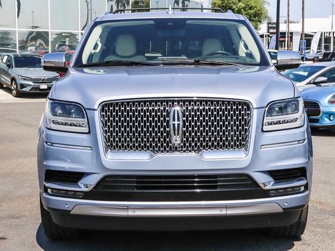 Used 2021 Lincoln Navigator L Black Label w/ Cargo Convenience Package AWD/4WD image 2