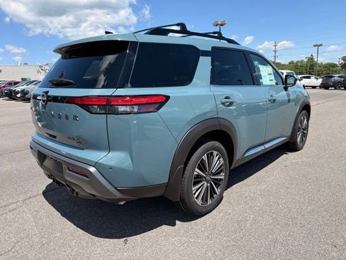 New 2026 Nissan Pathfinder Platinum AWD/4WD image 4