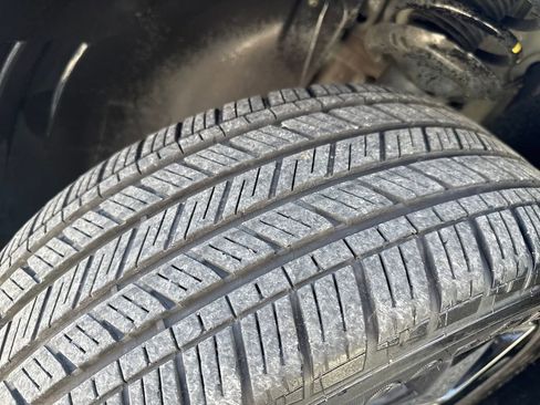 Used 2024 Volkswagen Taos SE w/ Panoramic Sunroof Package image 29