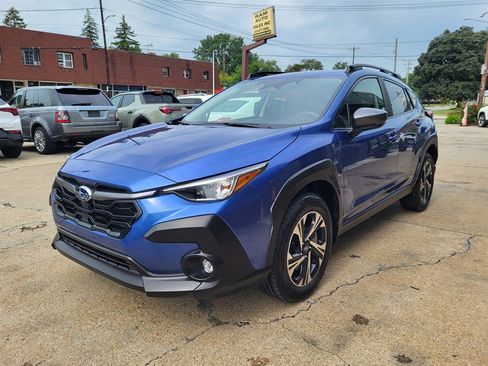 Used 2025 Subaru Crosstrek 2.5i Premium AWD/4WD image 3