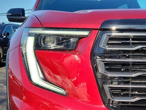 Used 2025 GMC Acadia AT4 image 9