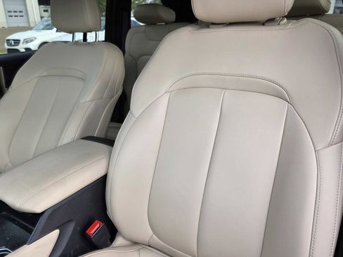 Used 2024 Jeep Grand Cherokee Limited image 5