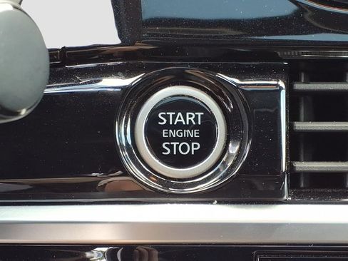 Used 2024 Nissan Pathfinder Platinum FWD image 24