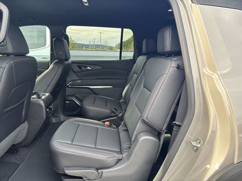 New 2026 Chevrolet Traverse Z71 w/ Enhanced Driving Package AWD/4WD image 24