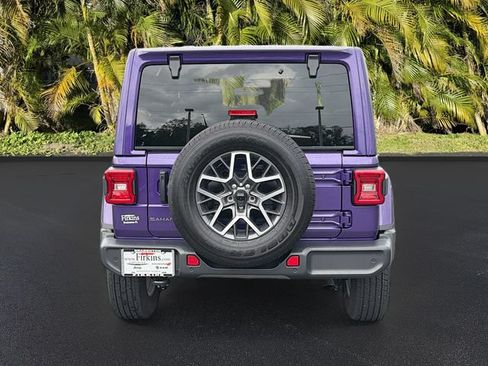 Used 2026 Jeep Wrangler Unlimited Sahara AWD/4WD image 7