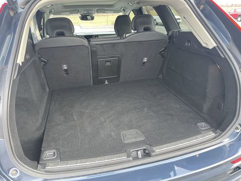 Used 2024 Volvo XC60 B5 Plus image 15
