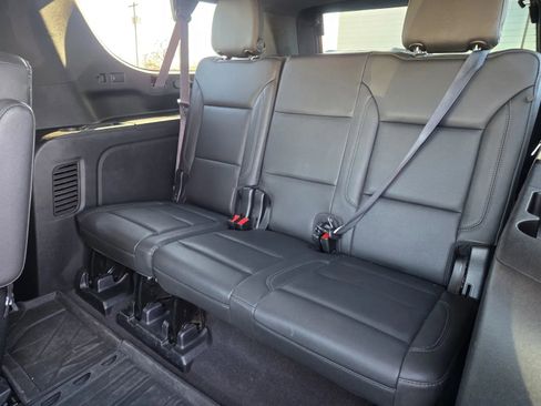 Used 2021 Chevrolet Suburban Z71 AWD/4WD image 13