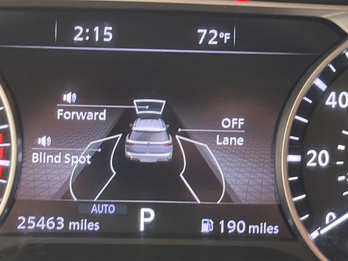 Used 2024 Nissan Pathfinder SL AWD/4WD image 16