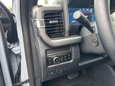 Used 2026 Ford F450 Platinum w/ FX4 Off-Road Package image 24