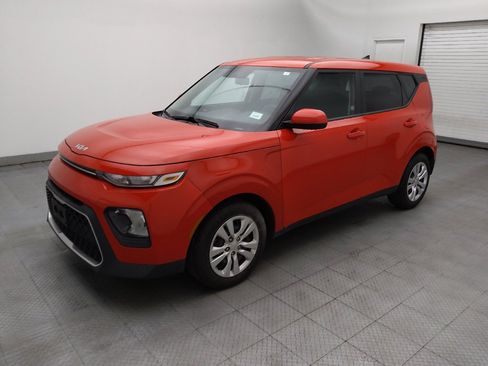Used 2022 Kia Soul LX FWD image 2