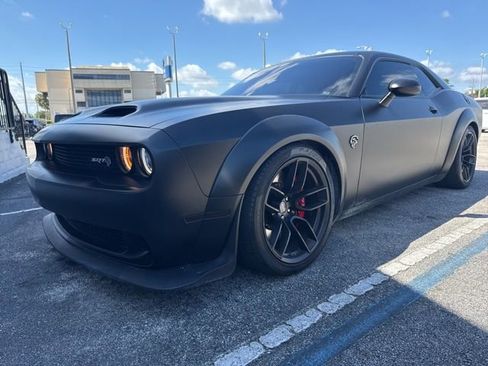 Used 2023 Dodge Challenger SRT Hellcat RWD image 3