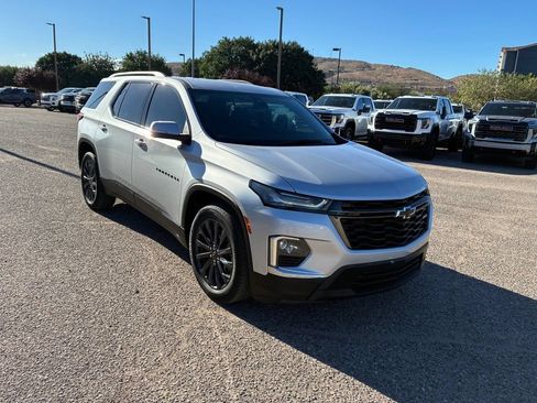 Used 2022 Chevrolet Traverse RS AWD/4WD image 3