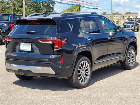 New 2026 GMC Terrain Denali w/ LPO, Black Badging Package image 4