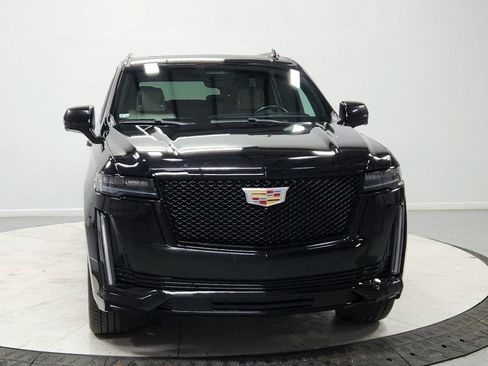 Used 2021 Cadillac Escalade Sport image 2