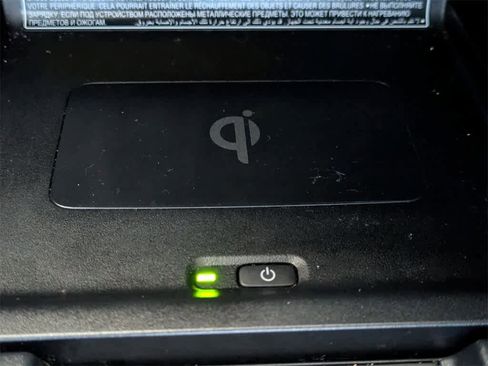 Used 2021 Toyota Camry XLE w/ Navigation Upgrade Package image 27