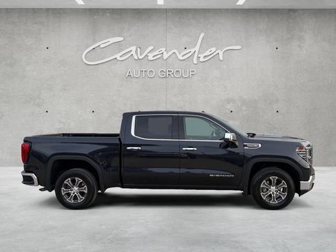 Certified 2025 GMC Sierra 1500 SLT image 17