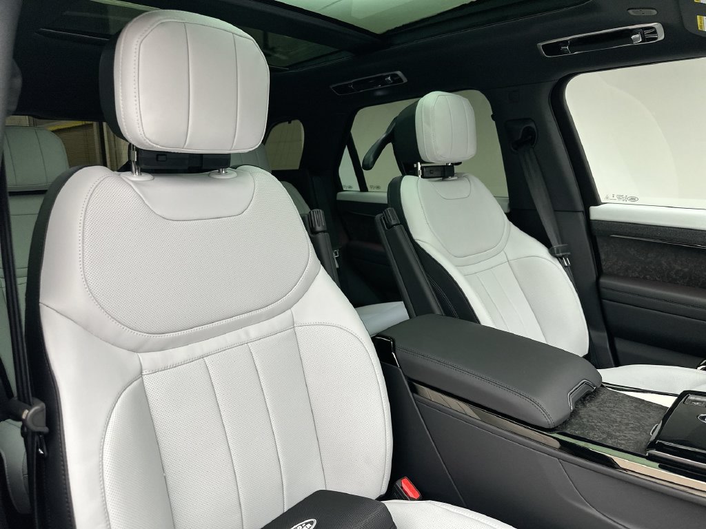 New 2027 Land Rover Range Rover Sport Dynamic SE AWD/4WD image 6