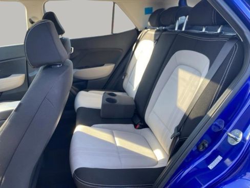 Used 2023 Hyundai Venue SEL image 28