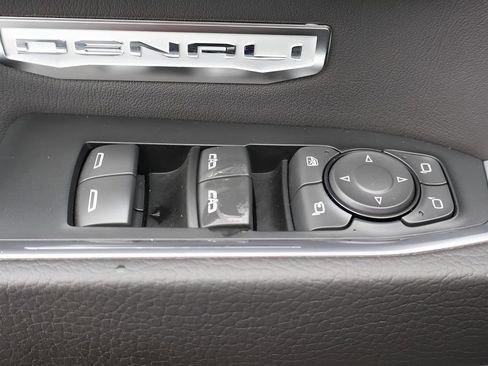 Used 2024 GMC Sierra 1500 Denali w/ Technology Package RWD image 10