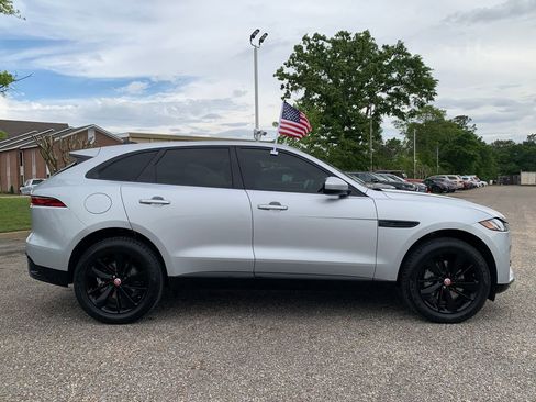 Used 2023 Jaguar F-PACE S AWD/4WD image 2