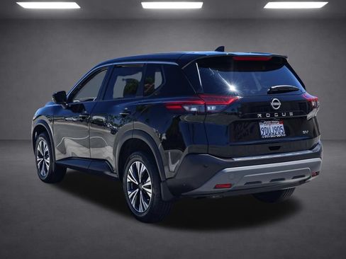 Used 2023 Nissan Rogue SV FWD image 6