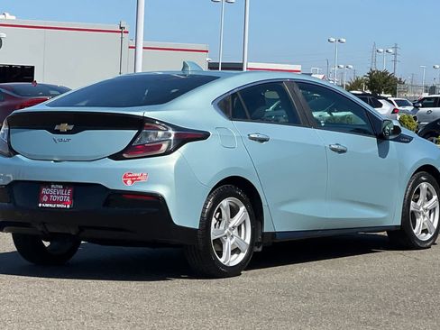 Used 2018 Chevrolet Volt LT FWD image 2