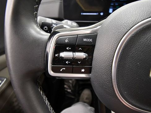 Certified 2026 Kia Carnival EX FWD image 20
