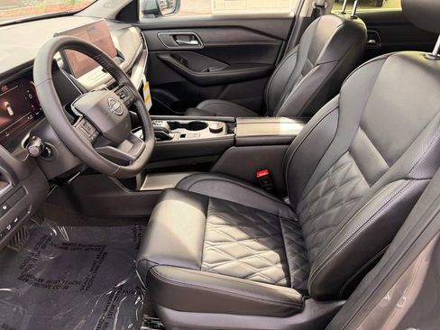 New 2026 Nissan Rogue Platinum AWD/4WD image 8