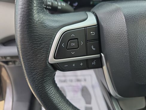 Used 2023 Toyota Sienna XLE image 21