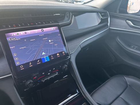 Used 2023 Jeep Grand Cherokee Limited w/ Luxury Tech Group II image 42