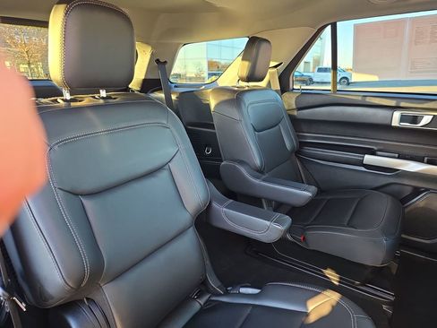 Used 2023 Ford Explorer XLT w/ Equipment Group 202A image 37