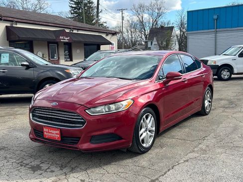 Used 2016 Ford Fusion SE image 2