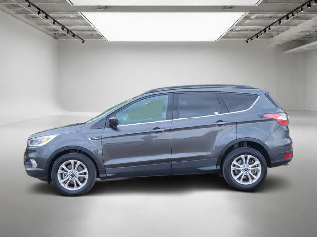 Used 2017 Ford Escape SE w/ Equipment Group 201A AWD/4WD image 2