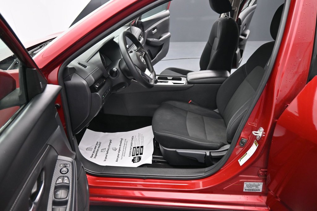 Used 2024 Nissan Sentra SV FWD image 17