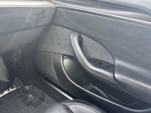 Used 2021 Tesla Model S Plaid image 21