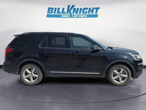 Used 2018 Ford Explorer XLT FWD image 6