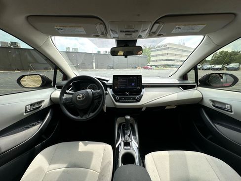 Used 2022 Toyota Corolla LE image 13