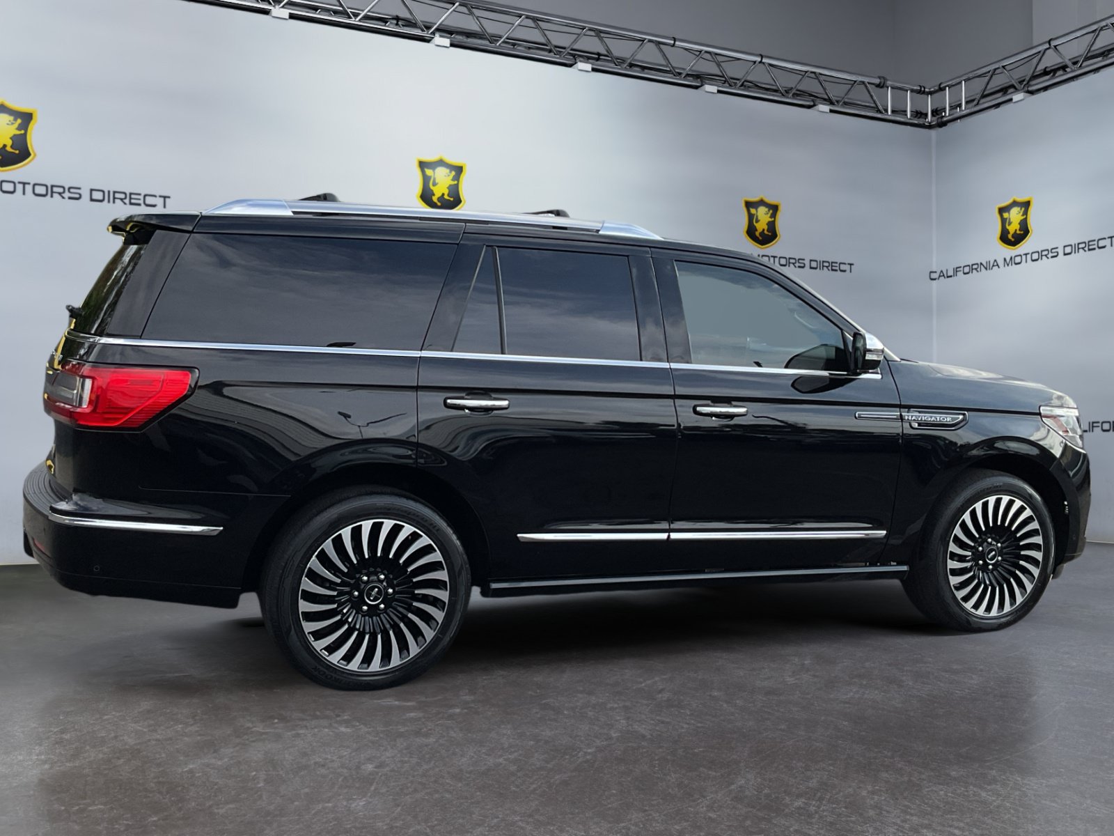 Used 2019 Lincoln Navigator Black Label w/ Cargo Package AWD/4WD image 4