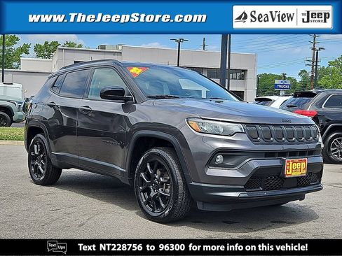 Certified 2022 Jeep Compass Latitude AWD/4WD image 1