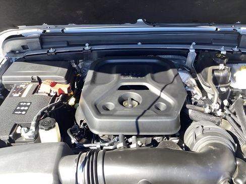 Used 2024 Jeep Wrangler Unlimited Sahara image 28