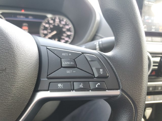 Certified 2025 Nissan Sentra SV FWD image 22