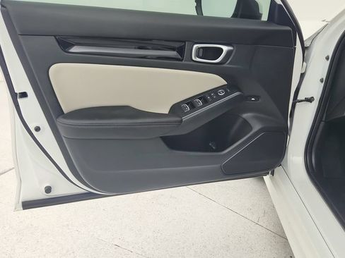 Used 2023 Honda Civic Touring image 25