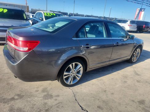 Used 2010 Lincoln MKZ image 4
