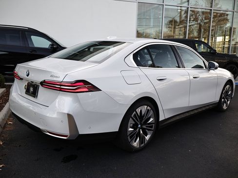 New 2026 BMW 530i w/ Premium Package image 7