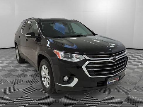 Used 2020 Chevrolet Traverse LT w/ Driver Confidence II Package AWD/4WD image 7