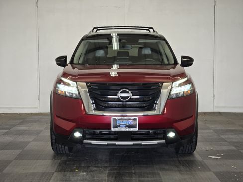 Used 2022 Nissan Pathfinder SL AWD/4WD image 3